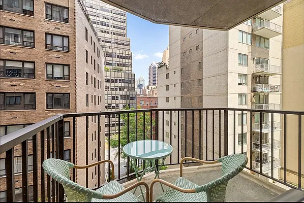 Rented by Compass | media 9