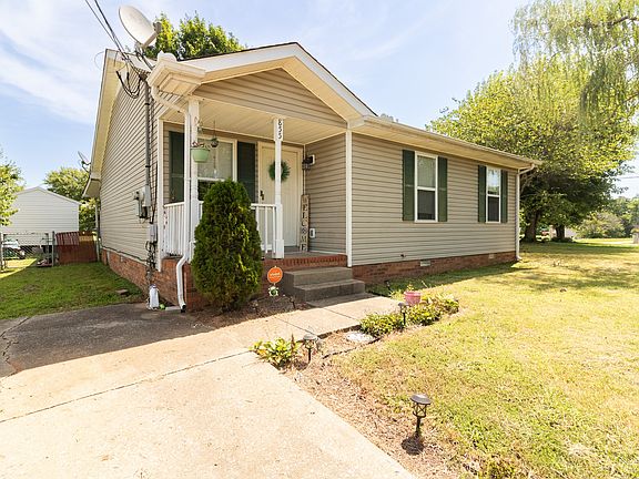 3rd image of 855 Princeton Cir