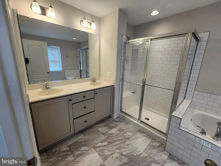 12 Stafford Pl — Photo 16