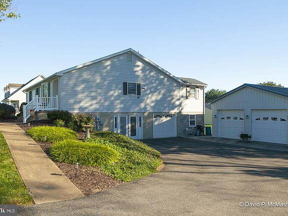 2nd image of 48 Evening Star Ln