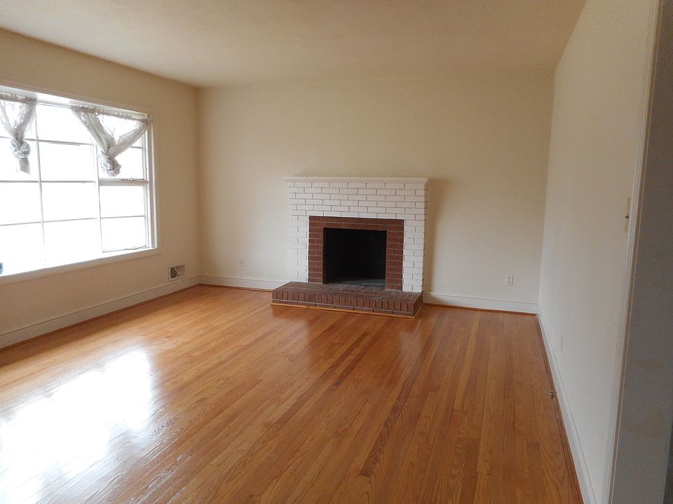 1st image of 4424 Fontaine Dr