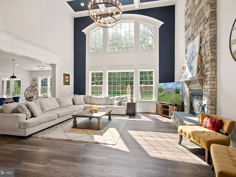 23297 Hastings Ridge Ct — Photo 6