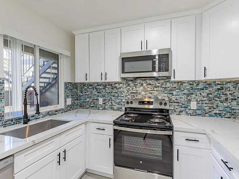 The Ridge Apartments in City Heights — Photo 4