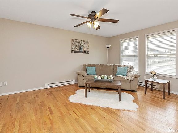 3rd image of 3397 SE Tamarack Dr