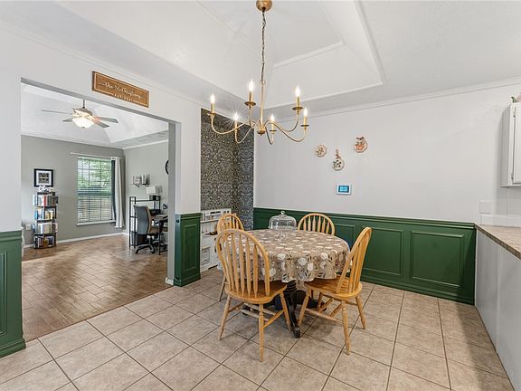 5th image of 900 Willow Ct