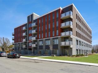 77 Leland St #414, Hamilton, ON L8S3A1
