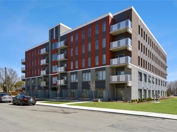 77 Leland St #414, Hamilton, ON L8S 3A1