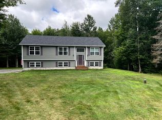 71 Royal Ridge Ln, Bucksport, ME 04416