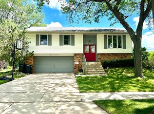 503 Ridge Cir, Streamwood, IL 60107