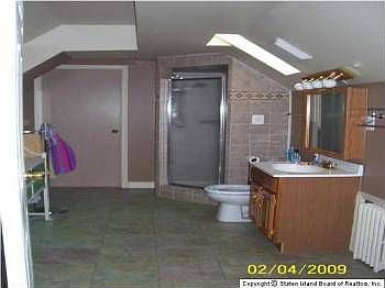 5th image of 709 Metropolitan Ave