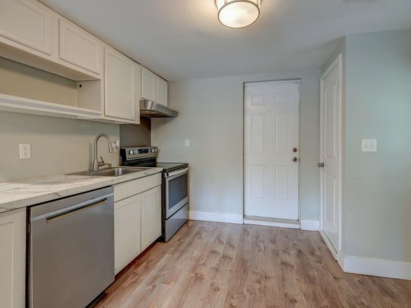 charleston-south-carolina-2079622815 picture