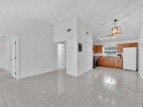 4th image of 1434 Ravida Cir