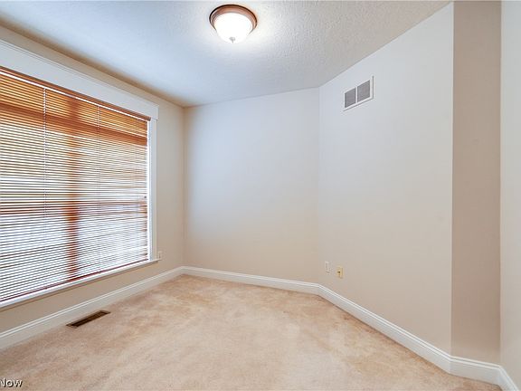 4th image of 4046 Lindbergh Ave NW