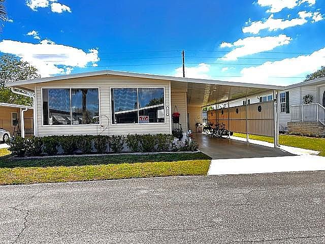 1st image of 352 Lakeside Ranch Cir