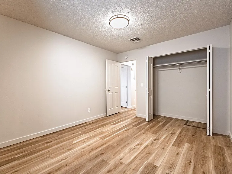 1419 Anita St — Photo 14