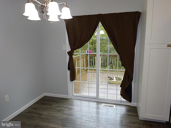 4th image of 16 Reubens Cir