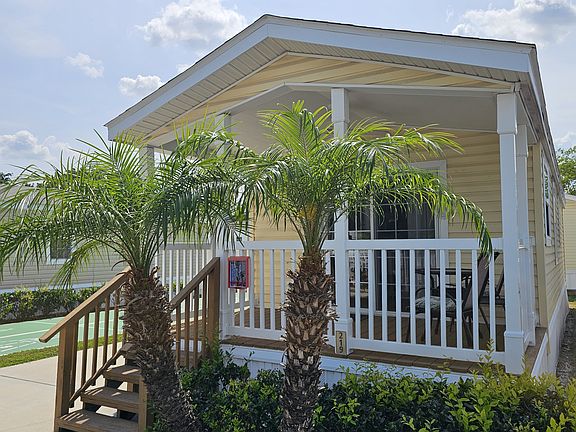 3rd image of 2764 Camper Ct