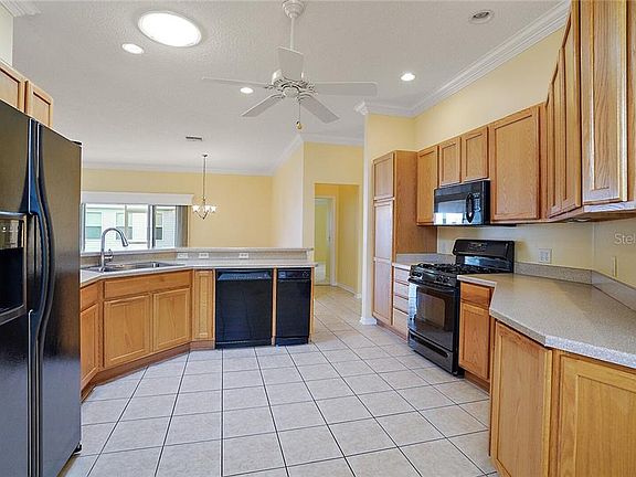 5th image of 1636 Abernethy Pl