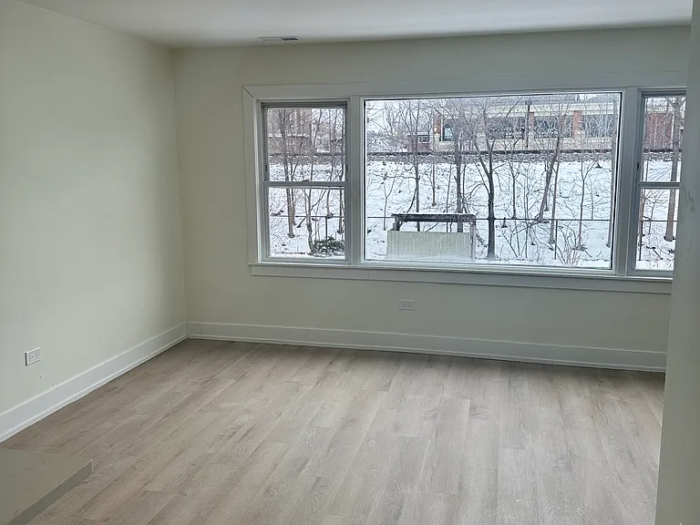 6123 N Ravenswood Ave #2 — Photo 4