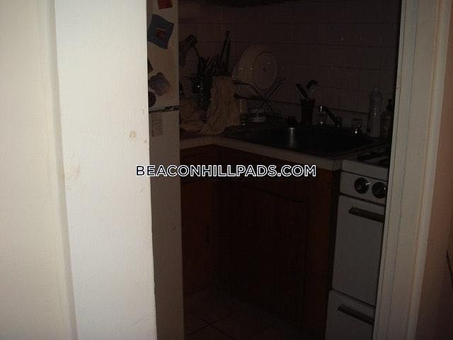 2nd image of 66 Myrtle St #7XZ