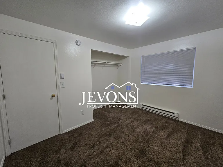 311 N 6th St #6 — Photo 14