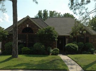 17331 Meadow Heights Dr, Houston, TX 77095