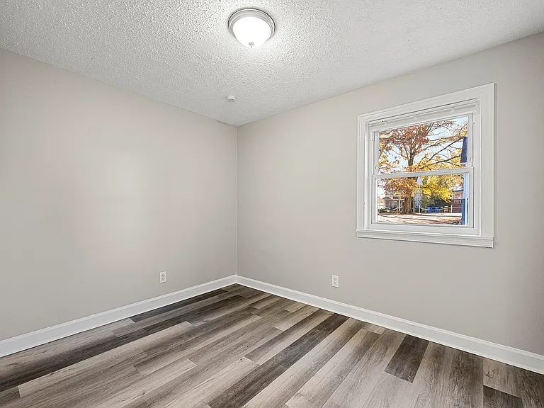 592 Cooper St SW #2 — Photo 12