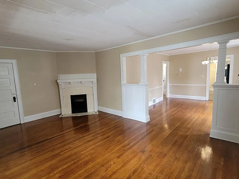 109 N Rose Blvd #2 — Photo 5