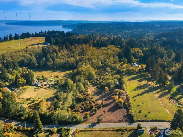 8933 SW Van Olinda Road, Vashon, WA 98070