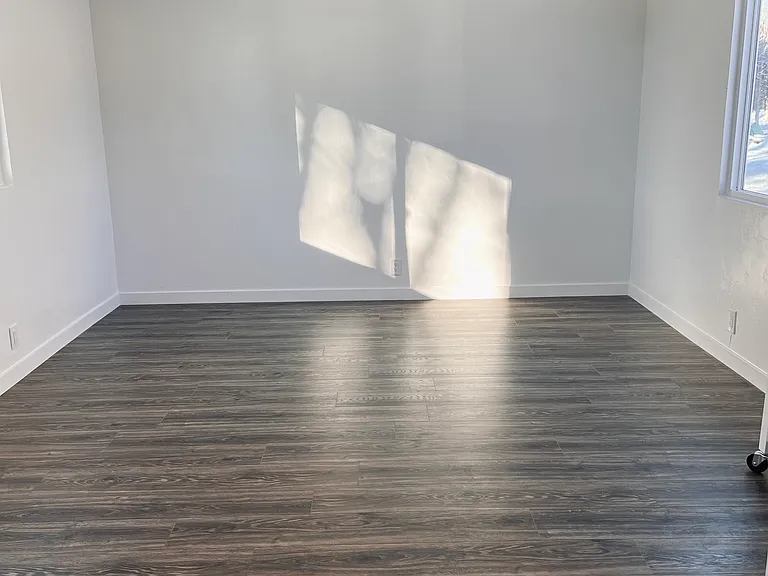 2040 Sessions St — Photo 3