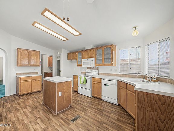 5th image of 9752 E EMPRESS Avenue
