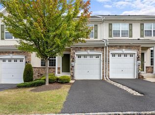 6049 Valley Forge Dr, Coopersburg, PA 18036