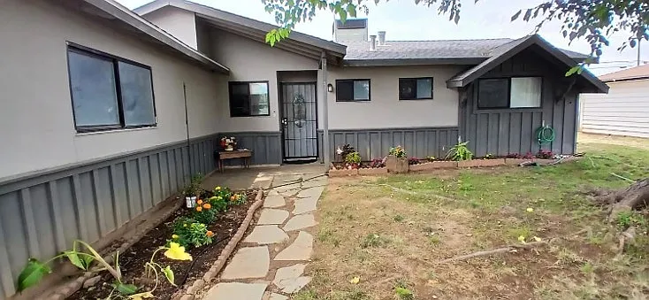 3 bed, 1072 sqft, $2,465 — Photo 4