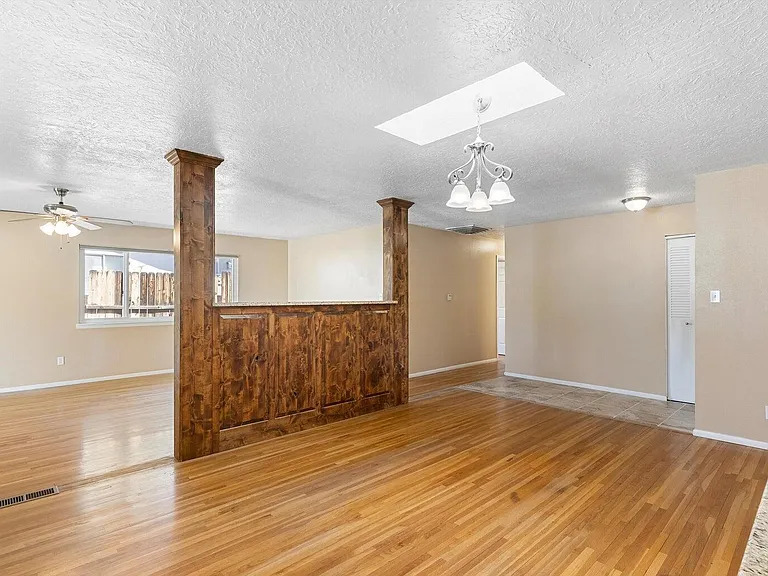 3721 Mary Ellen St NE — Photo 6