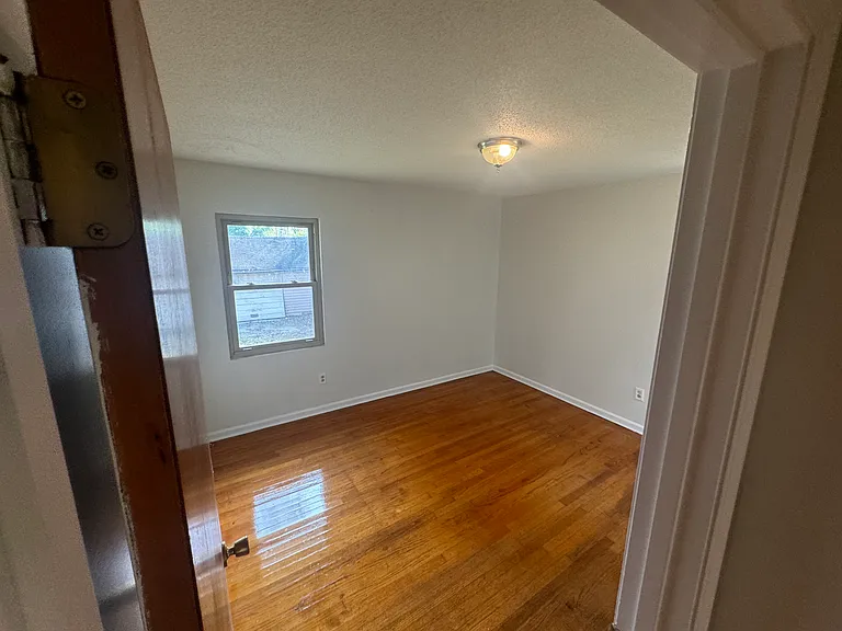 1581 Farmington Rd — Photo 10
