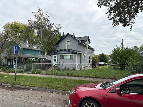 2nd image of 2725 30th Ave S