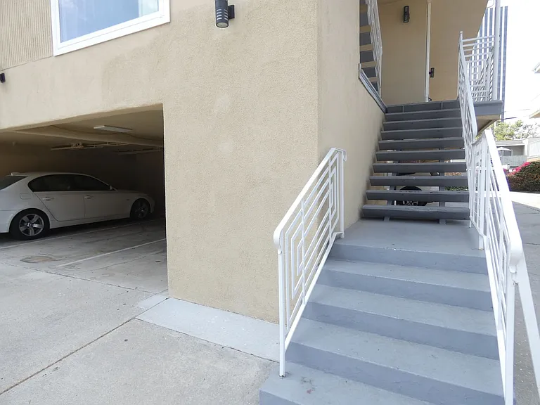751 S Curson Ave — Photo 7