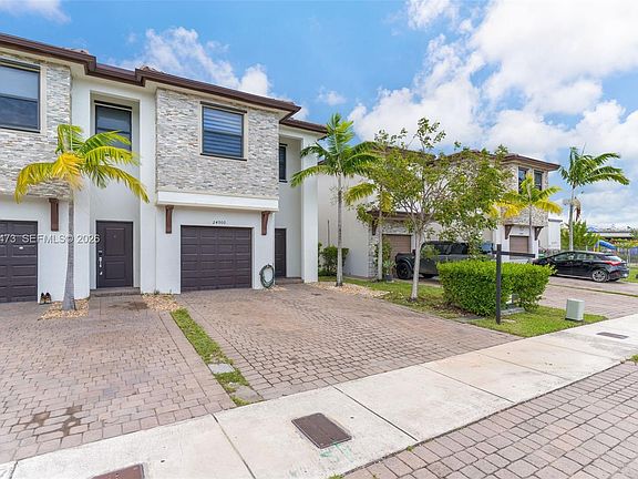 4th image of 24900 SW 107th Ct