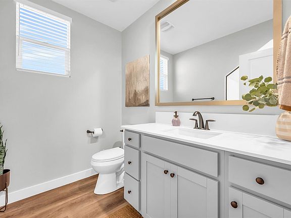 5th image of 2543 Francisco Avenue