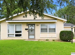 3716 S 92nd St, Omaha, NE 68124