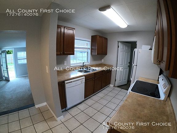 5th image of 324 Lewis Blvd SE