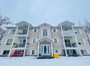 897 Notre Dame St #10, Russell, ON K0A1W1