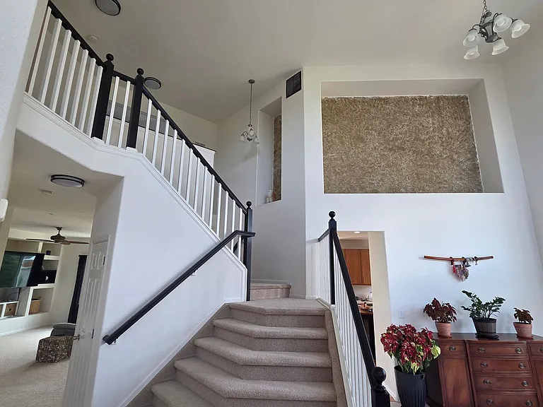 81 Laramie Ct — Photo 12
