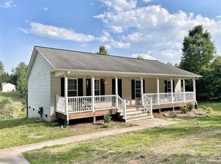 2376 Hollybrook Dr, Morganton, NC 28655