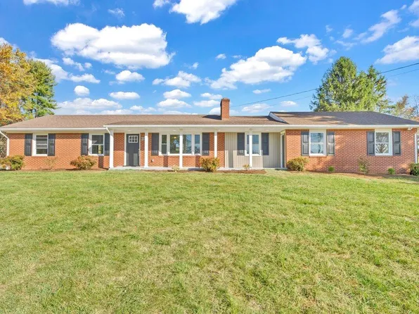 1910 Mayfield Dr, Roanoke, VA 24014