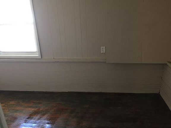 5th image of 904 N H St