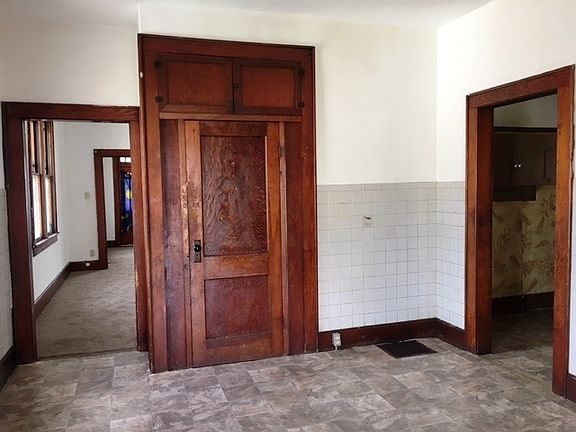 2nd image of 1618 N Fulton Ave
