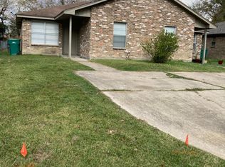 1607 Hazelwood St #B, Conroe, TX 77301