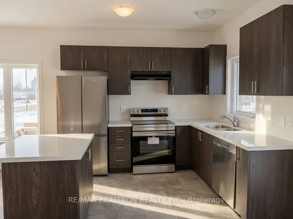 36 Westwood Ave, Barrie, ON L9J 0M6