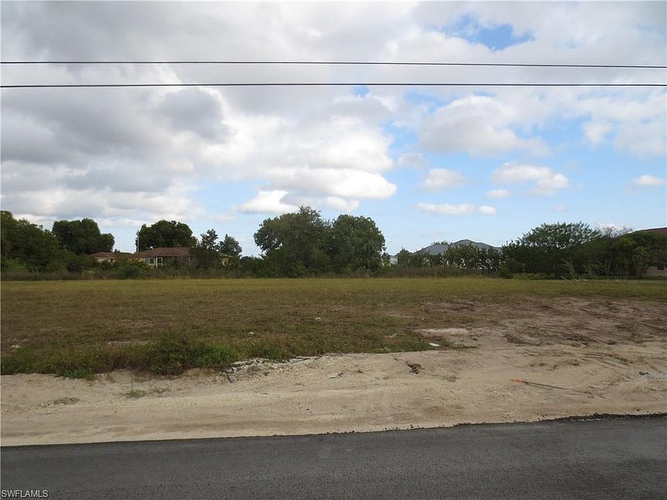 1st image of 1003 NE 10th Pl